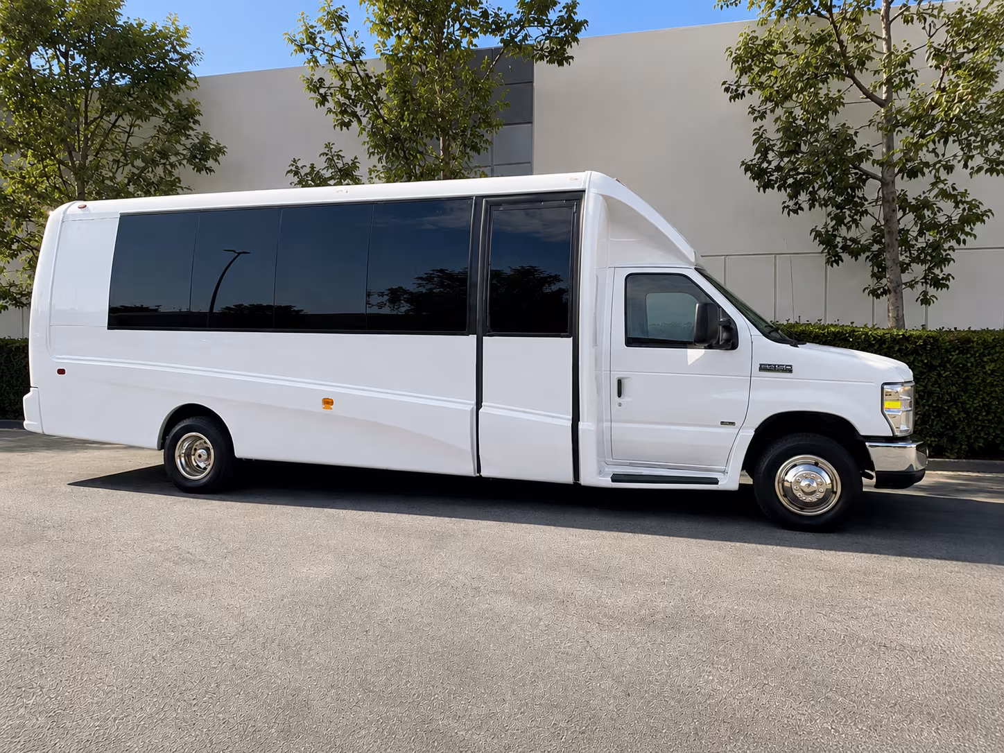 minibus rentals to blackhawk museum and local contra costa destinations